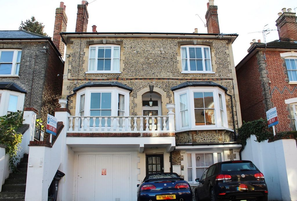 Studio to rent in Sydenham Road, Guildford GU1, £995 pcm Zoopla