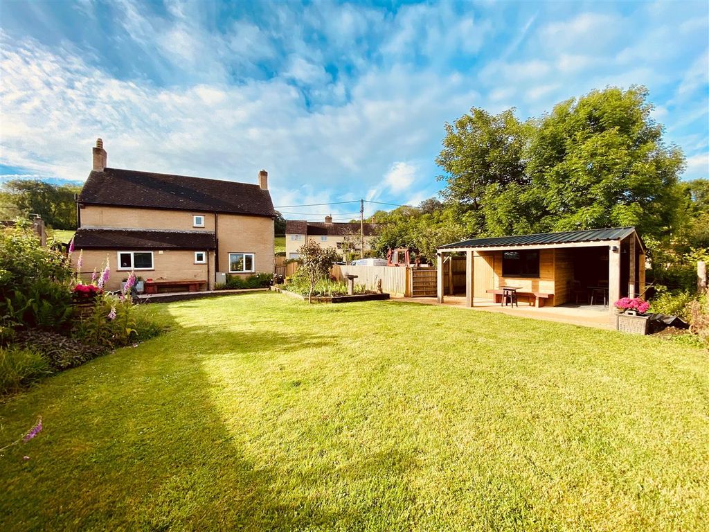 3 bed detached house for sale in Cat Street, Chiselborough, StokeSubHamdon TA14, £450,000 Zoopla