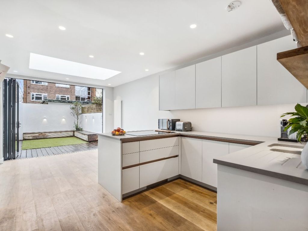2 bed terraced house for sale in Railway Side, Barnes SW13, £815,000