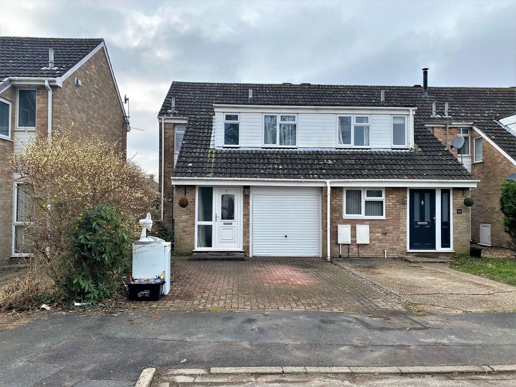 3 bed end terrace house for sale in Nelson Close, Holbury, Southampton