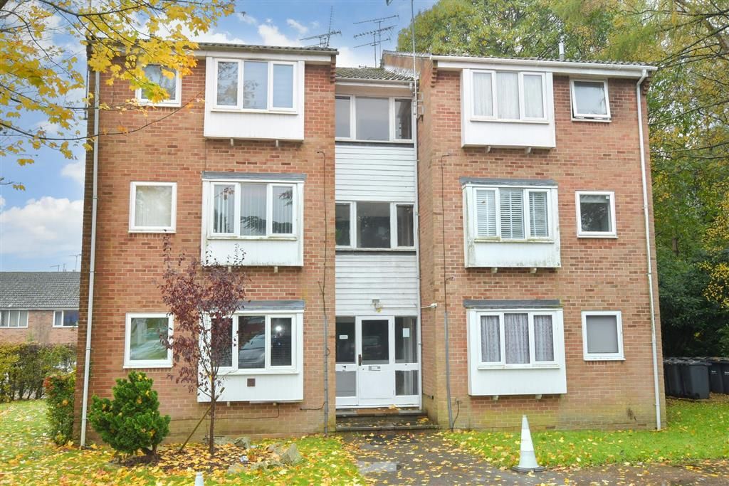 Studio for sale in Holly Drive, Waterlooville, Hampshire PO7, £100,000 Zoopla