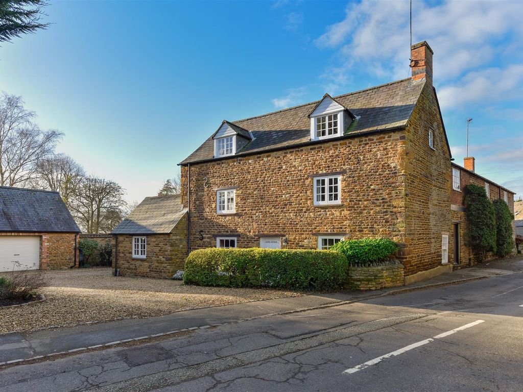 5 bed detached house for sale in Quinton Road, Wootton, Northampton NN4