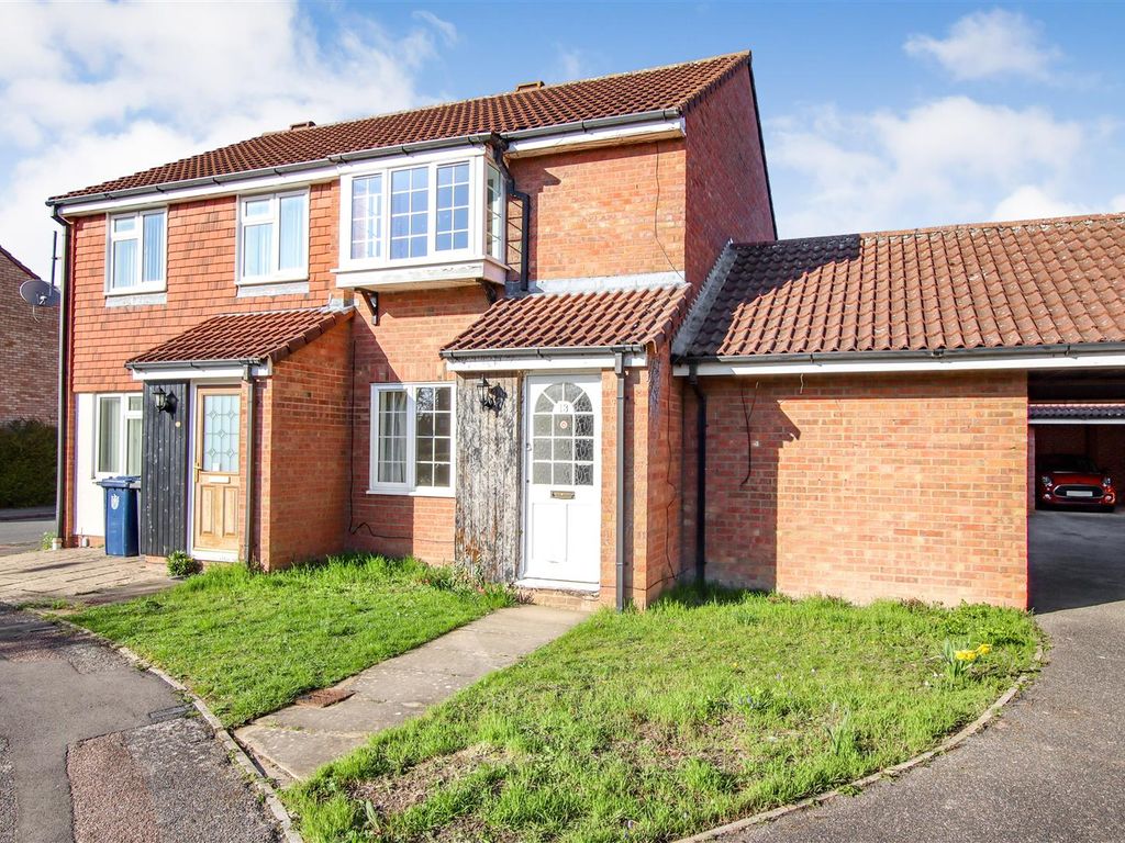 2 bed semidetached house to rent in Tamarin Gardens, Cherry Hinton