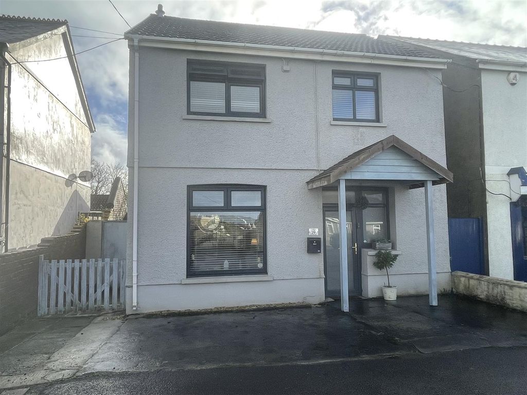 3 bed detached house for sale in Cross Hands Road, Gorslas, Llanelli