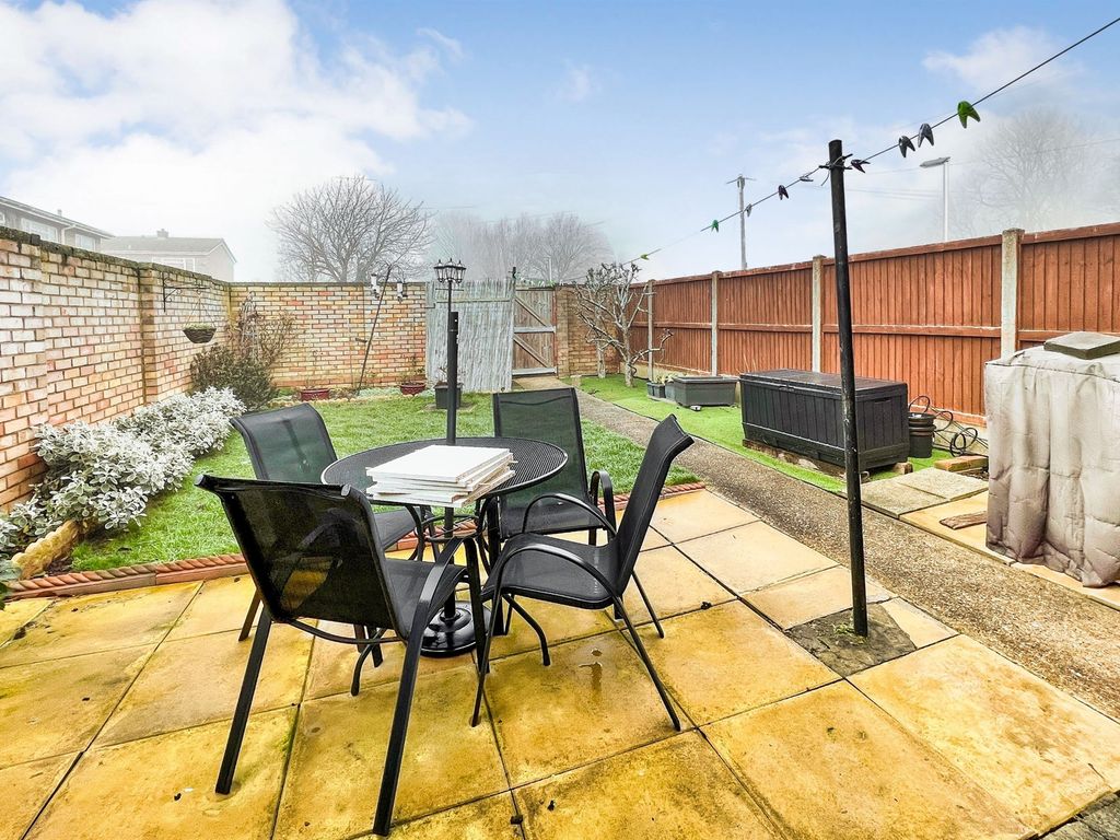 3 bed end terrace house for sale in Brook Road, Marston Moretaine
