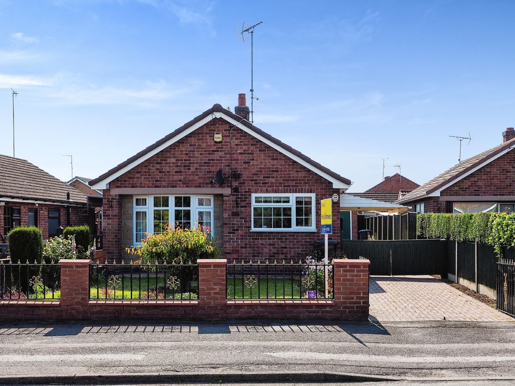 3 bed bungalow for sale in Park Road East, Calverton, Nottingham
