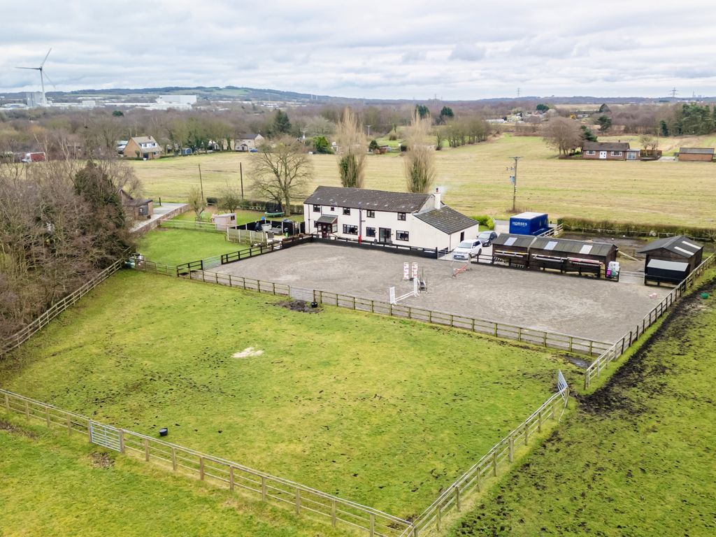 5 bed property for sale in Moss Lane, Skelmersdale WN8, £725,000 Zoopla