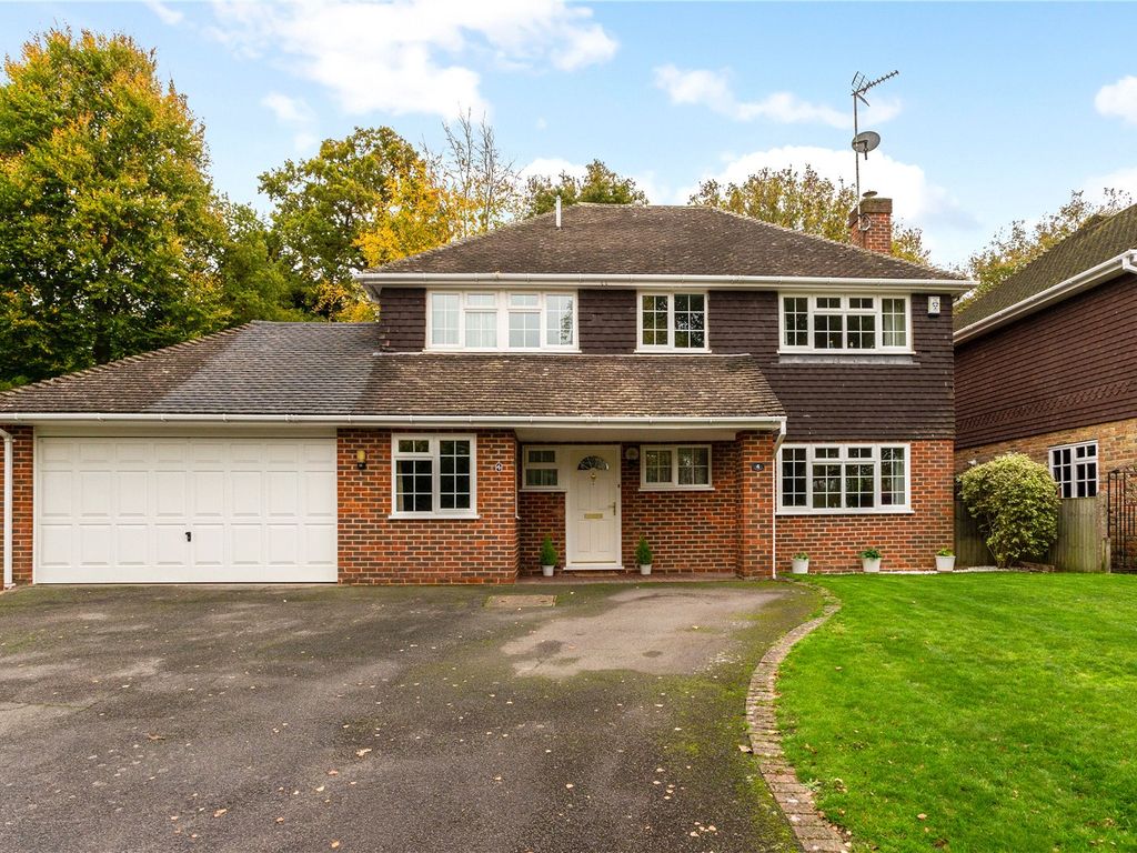 4 bed detached house for sale in Fosters Grove, Windlesham, Surrey GU20