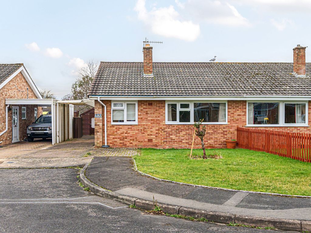2 bed bungalow for sale in White House Park, Cainscross, Stroud