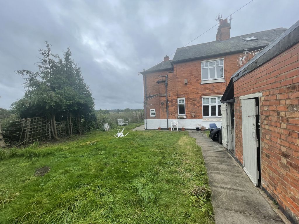 2 bed semidetached house for sale in Thurmaston Lane, Leicester LE5, £