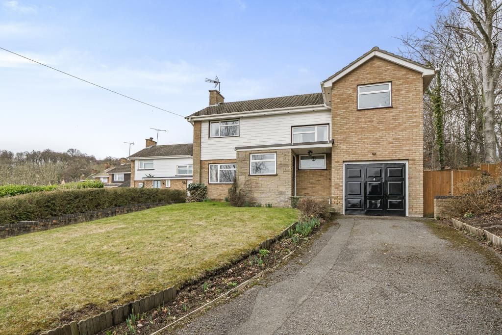 4 bed detached house for sale in High Buckinghamshire HP13