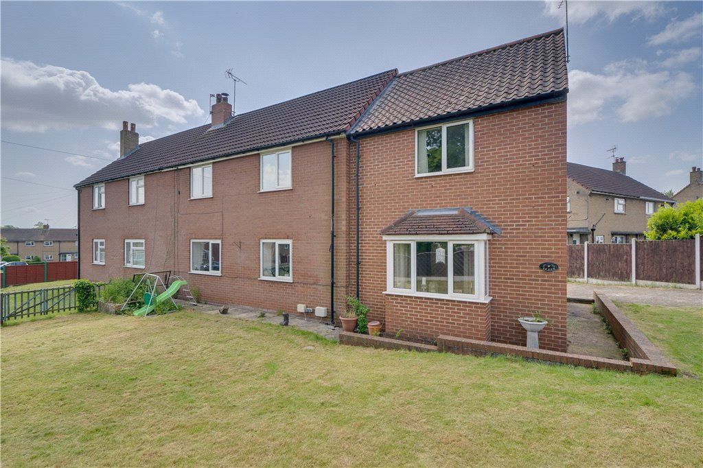 4 bed semidetached house for sale in Highfield Road, Aberford, Leeds