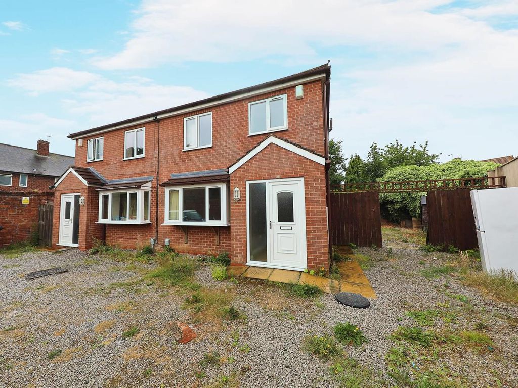 3 bed semidetached house for sale in Parthian Road, Hull HU9, £135,000