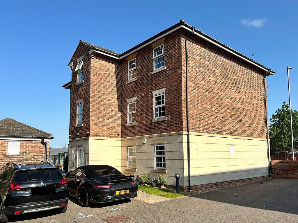 2 bed flat to rent in 16 Henry Bird Lane, Southbridge NN4 Zoopla