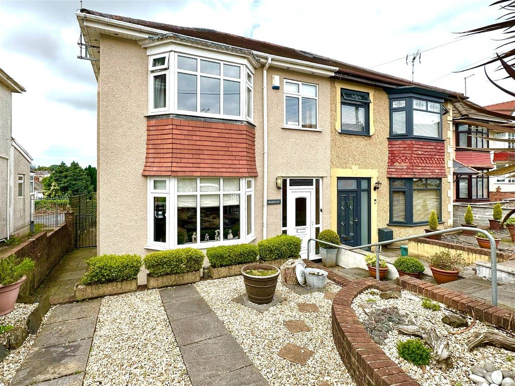 3 bed semidetached house for sale in Carnglas Road, Sketty, Swansea