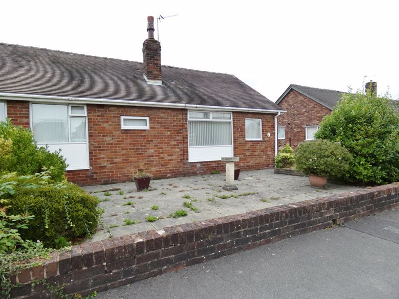 2 bed semidetached house to rent in Eastway, Freckleton, Preston PR4