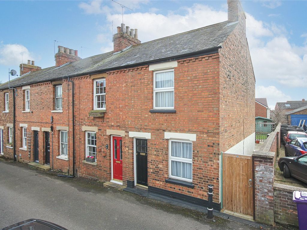 2 bed end terrace house for sale in New Town, Codicote, Hitchin