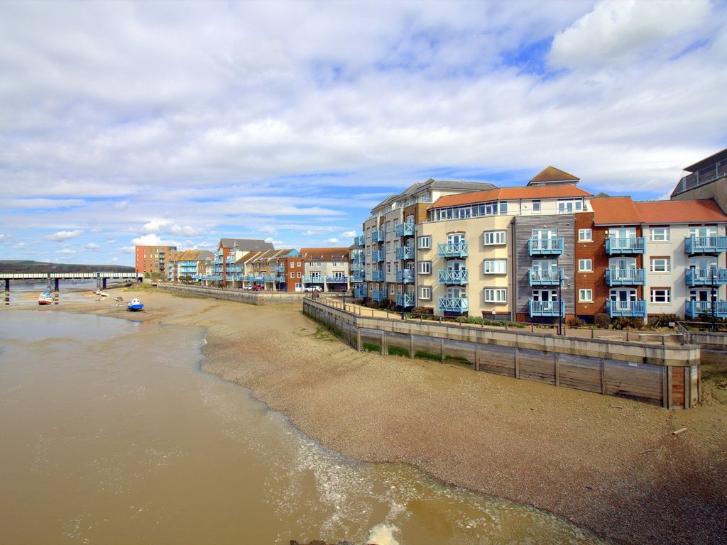 2 bed flat for sale in Marline Court, Ropetackle, Shoreham BN43 Zoopla