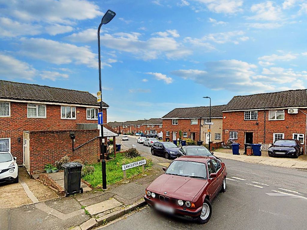 3 bed terraced house to rent in Lancaster Road, Northolt UB5, £2,150