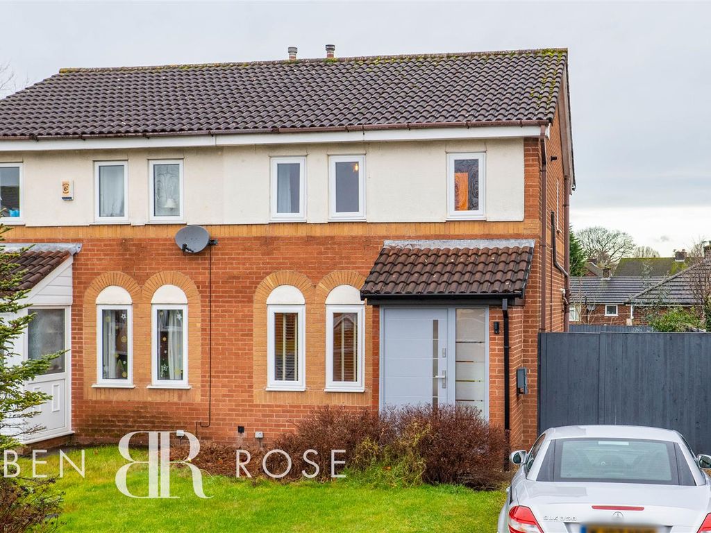 3 bed semidetached house for sale in Buckingham Avenue, Penwortham