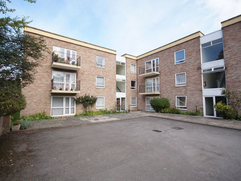 2 bed flat to rent in Overton Park Road, Cheltenham GL50, £1,000 pcm