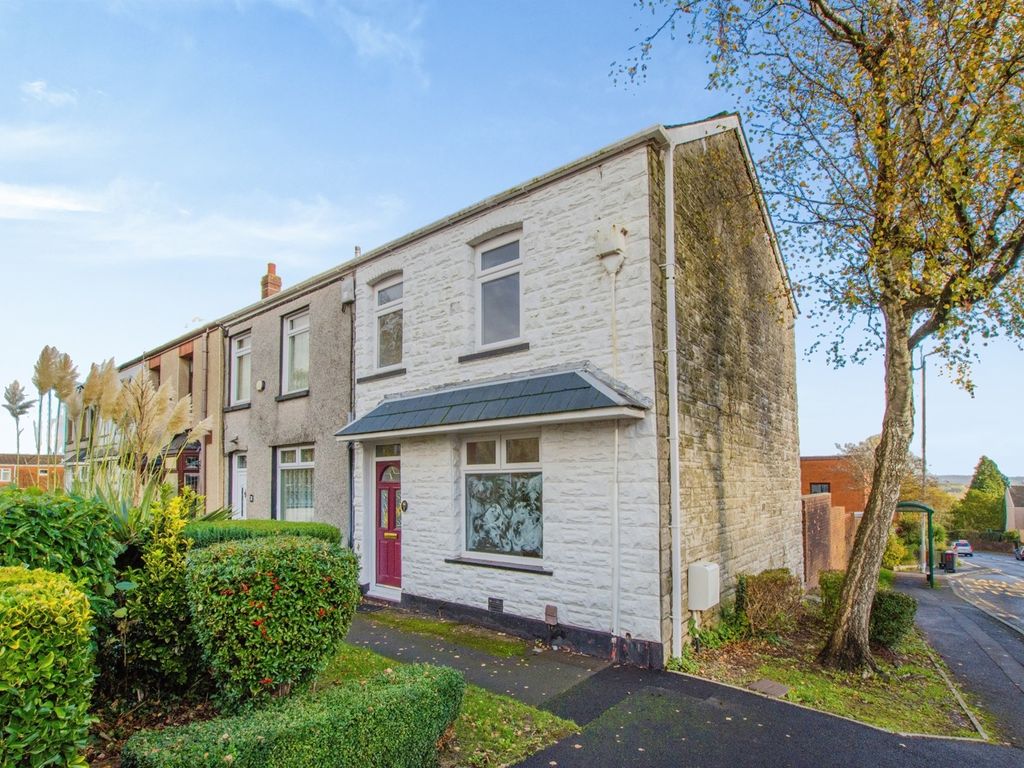 3 bed end terrace house for sale in Gilwern Place, Pontnewydd, Cwmbran