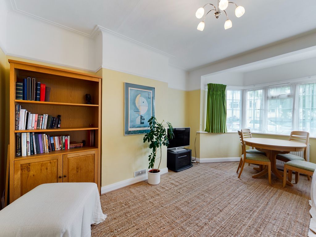 2 bed flat for sale in Welbeck Close, London N12 Zoopla