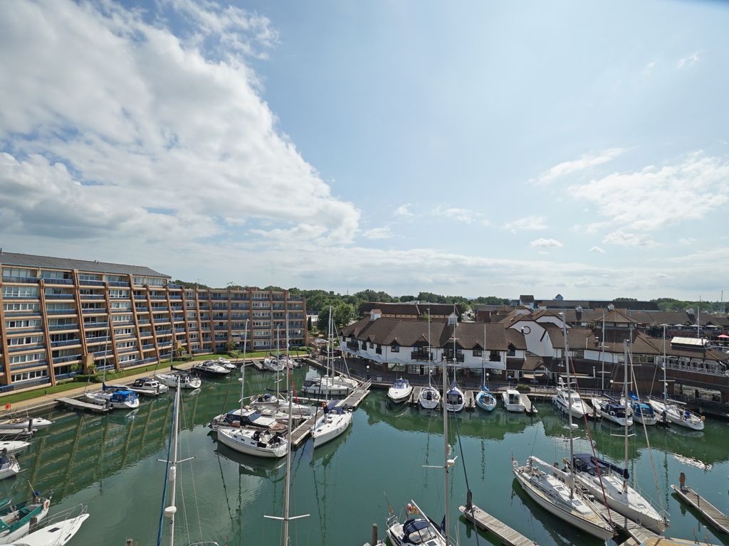 2 bed flat for sale in Oyster Quay, Port Solent, Portsmouth PO6, £