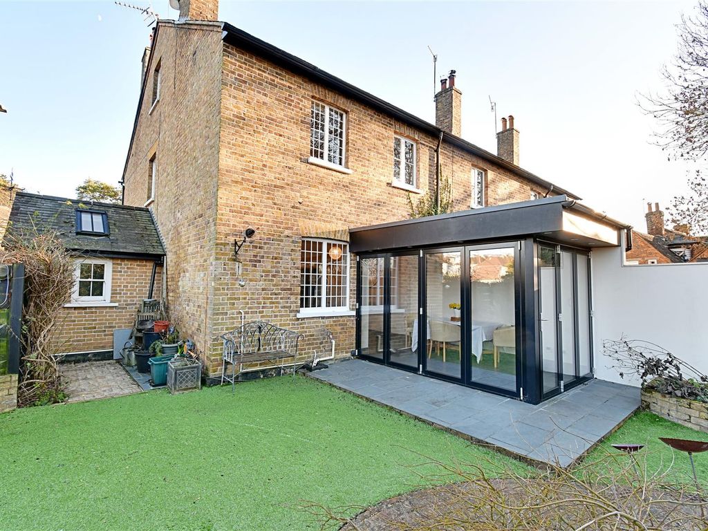 3 bed end terrace house for sale in Horns Mill Road, Hertford SG13, £