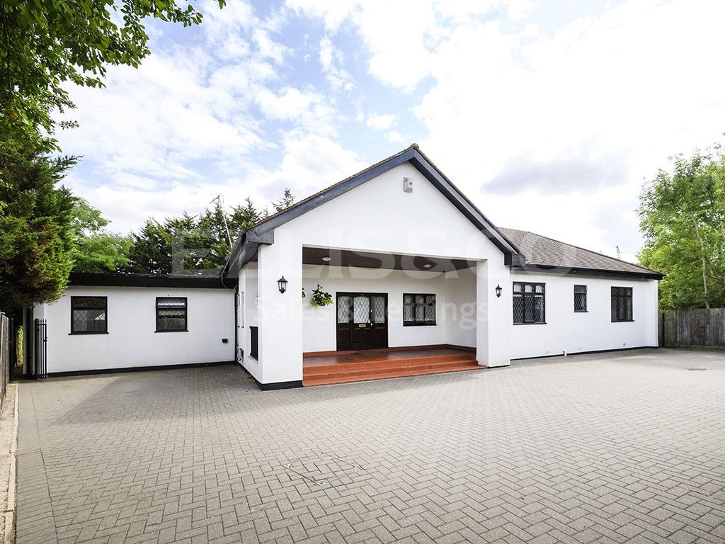 5 bed bungalow for sale in Draycott Close, Kenton, Harrow HA3 Zoopla