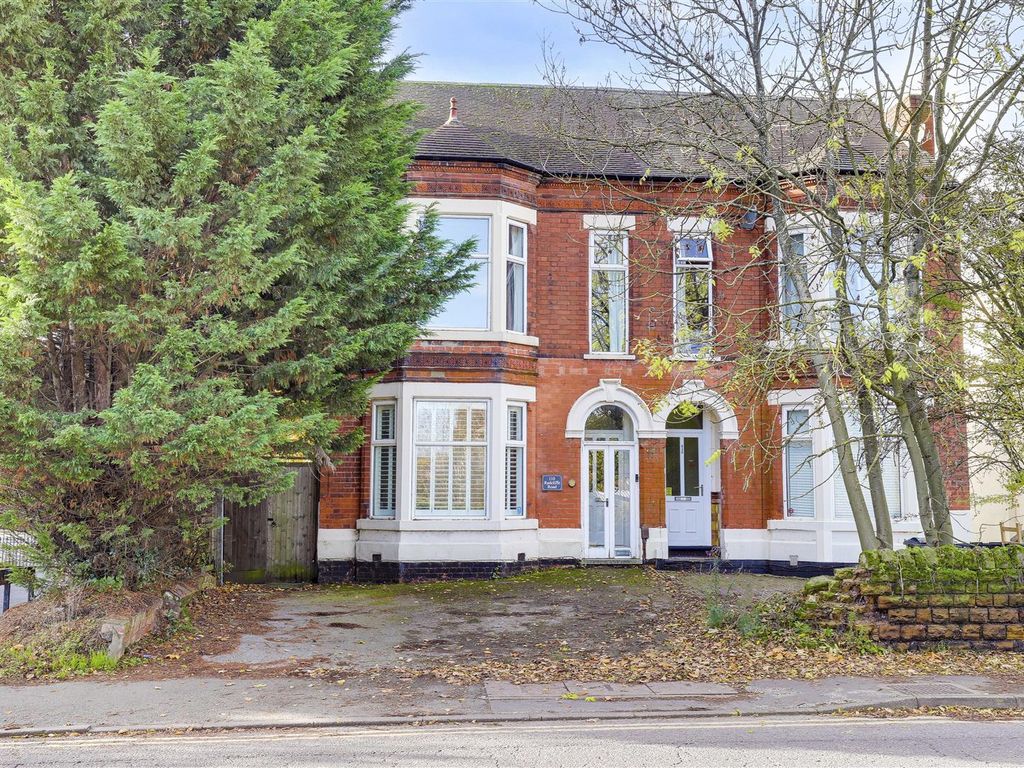 5 bed semidetached house for sale in Radcliffe Road, West Bridgford