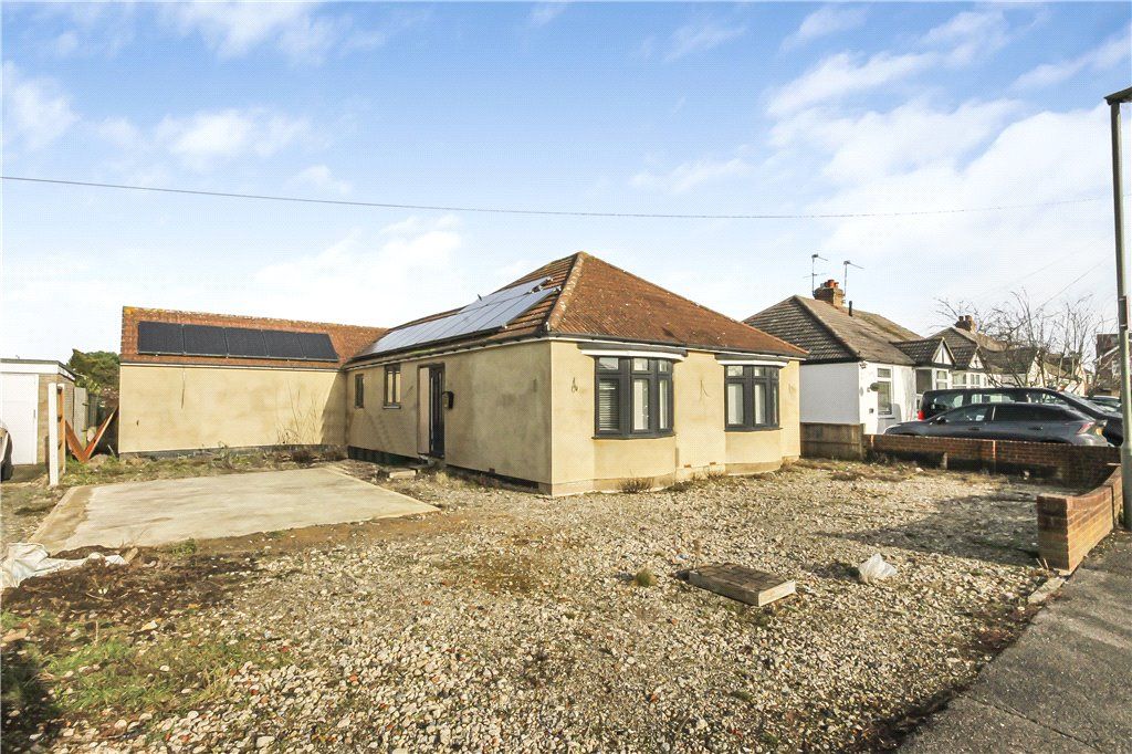 4 bed bungalow for sale in Chalmers Road, Ashford, Surrey TW15, £