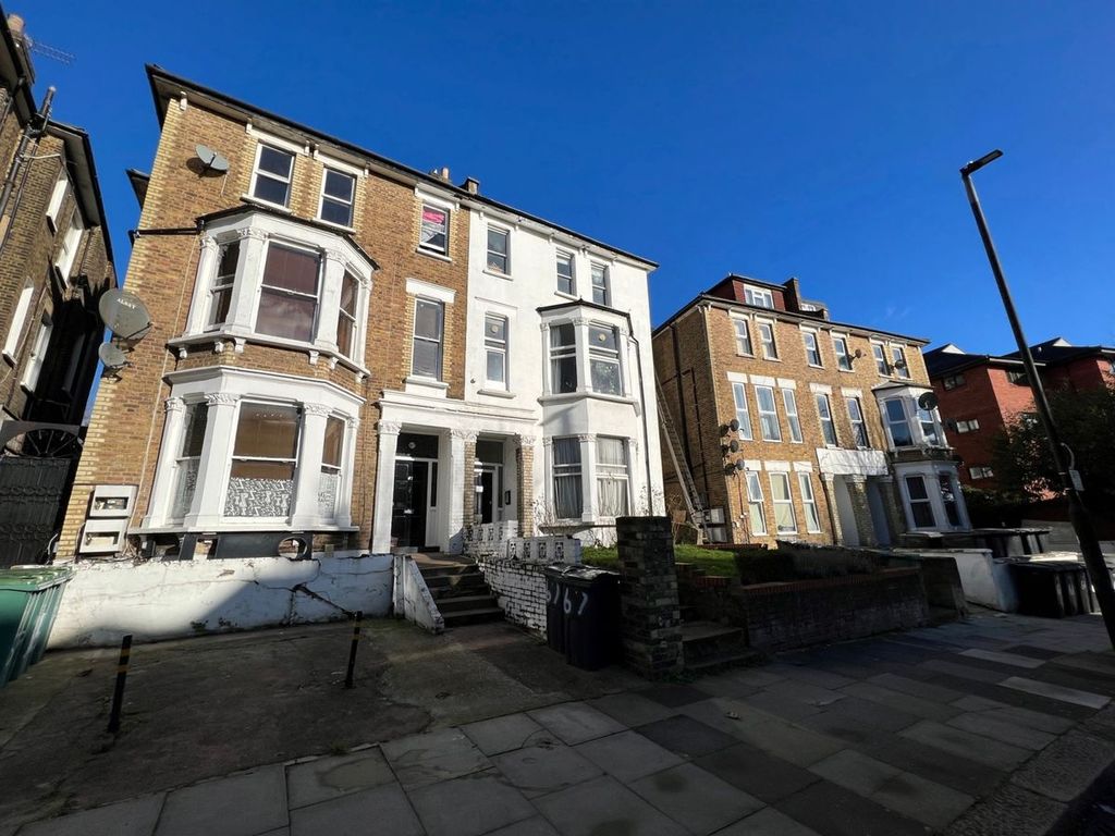 Studio to rent in Fordwych Road, London NW2, £1,350 pcm Zoopla