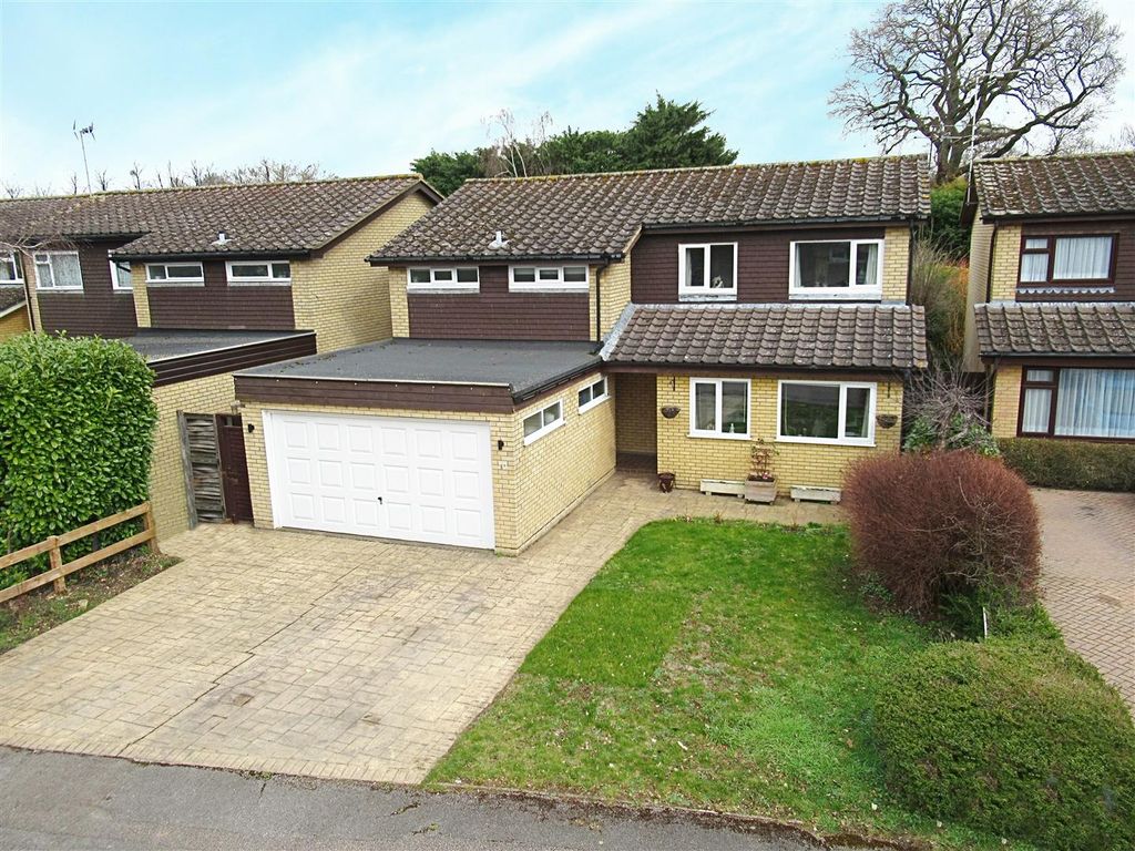 4 bed detached house for sale in Oak Grove, Hertford SG13 Zoopla
