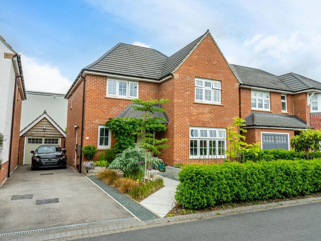 4 bed detached house for sale in Farro Drive, York YO30, £550,000 Zoopla