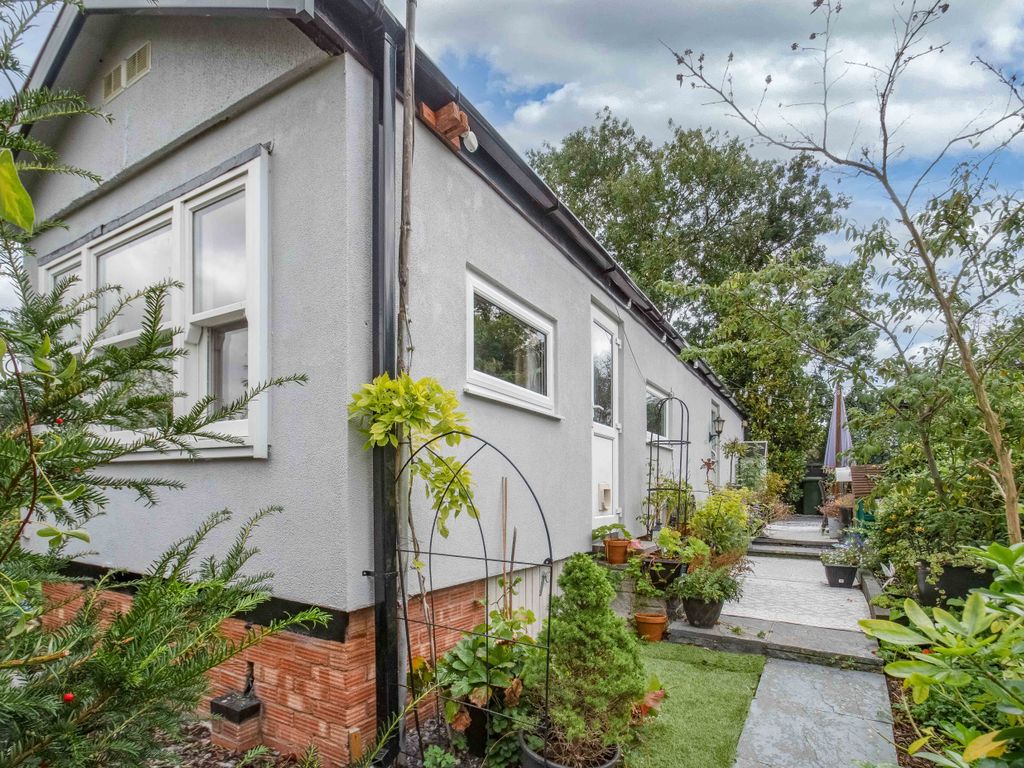 2 bed mobile/park home for sale in Oversley Mill Park, Oversley Green