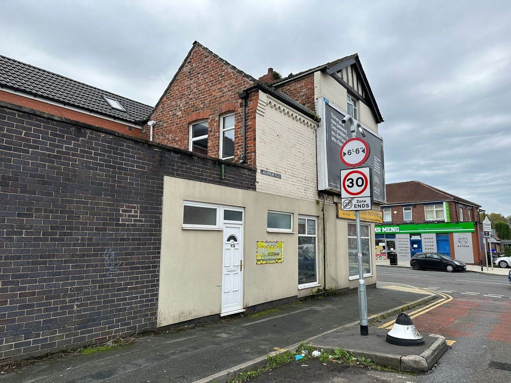 1 bed flat to rent in Reddish Lane, Manchester M34, £750 pcm Zoopla