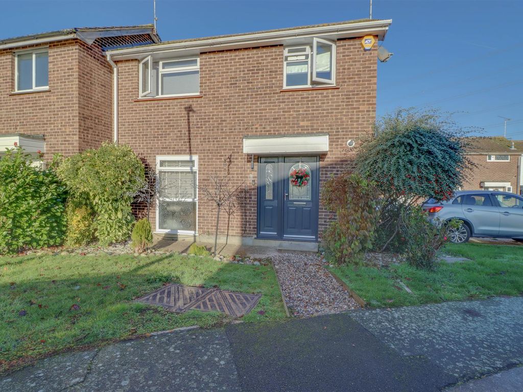 2 bed semidetached house for sale in Royal Oak Drive, Wickford SS11, £