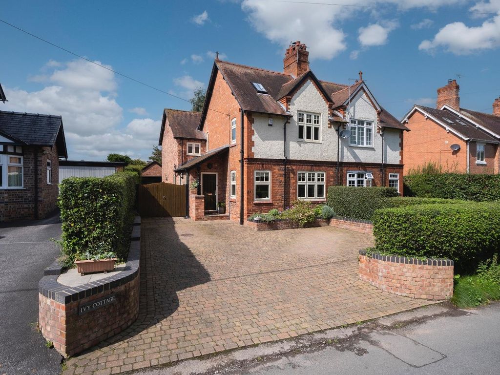 4 bed semidetached house for sale in Wyche Lane, Bunbury, Tarporley
