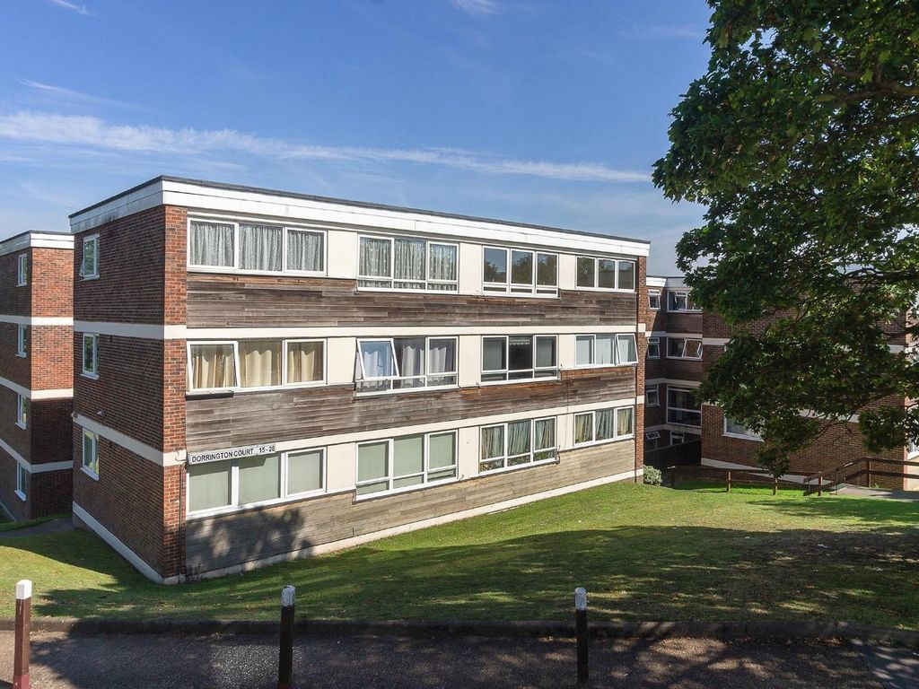 2 bed flat to rent in Dorrington Court, South Norwood Hill, London SE25