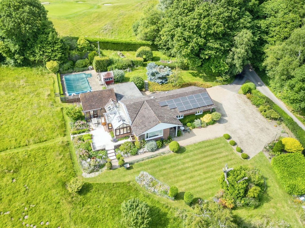 3 bed bungalow for sale in Union Street, Flimwell, Wadhurst, East