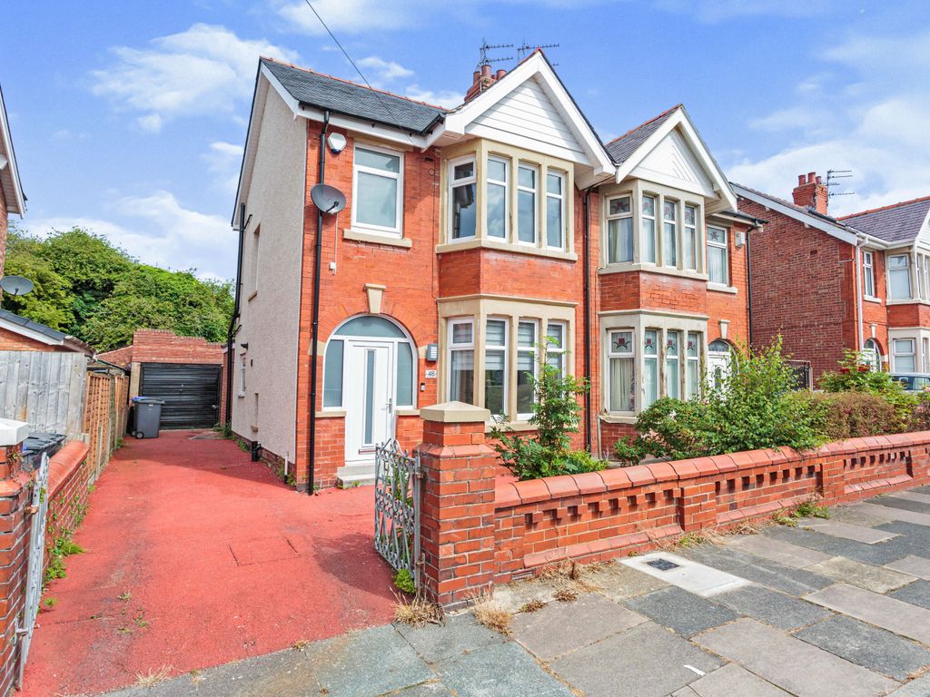 3 bed semidetached house for sale in Glastonbury Avenue, Blackpool