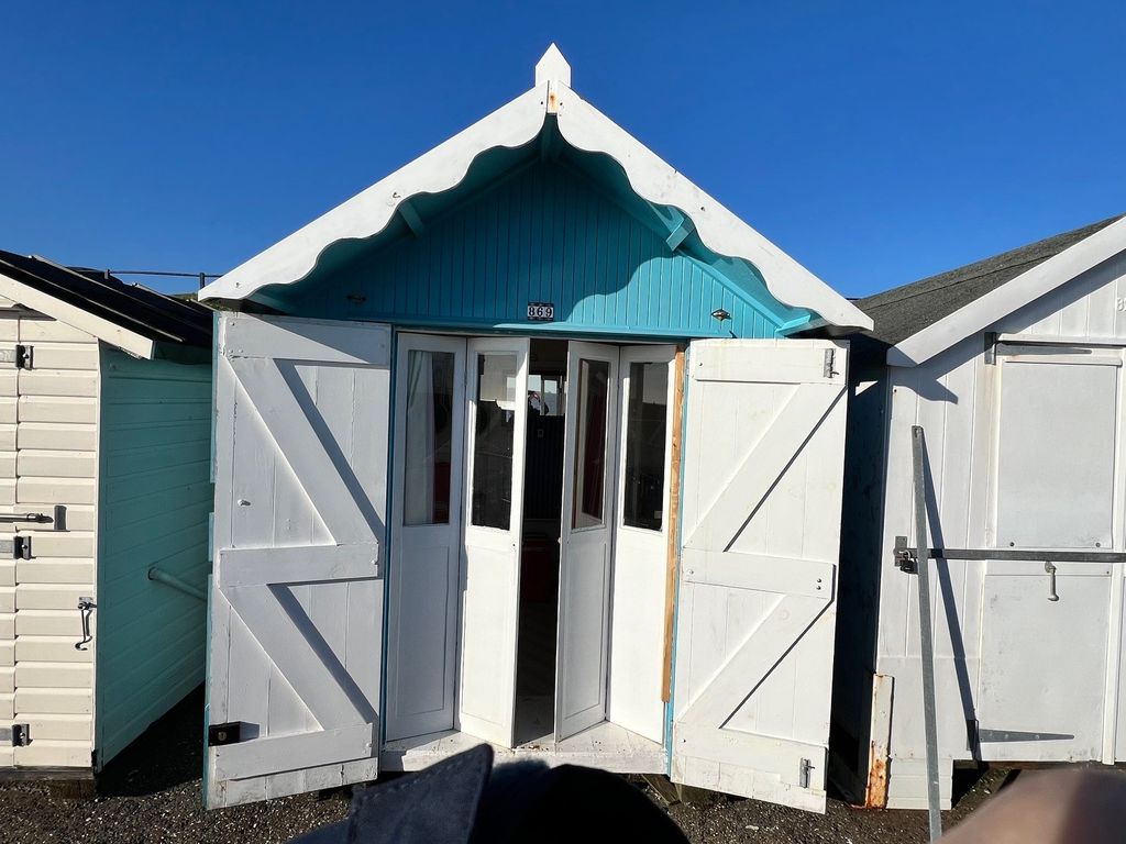 Property for sale in Cliff Road, Old Felixstowe, Felixstowe IP11, £