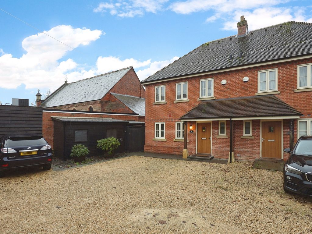 4 bed semidetached house for sale in The Common, Stokenchurch, High HP14, £525,000 Zoopla