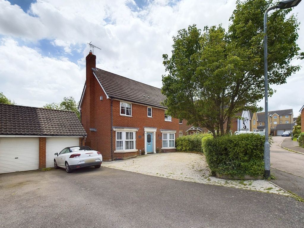 3 bed detached house for sale in Royal Oak Chase, Laindon Park, Laindon