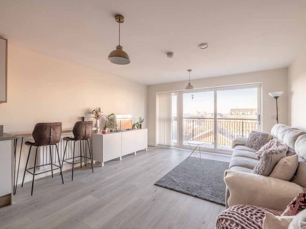 2 bed flat for sale in Windsor Road, Slough SL1 Zoopla