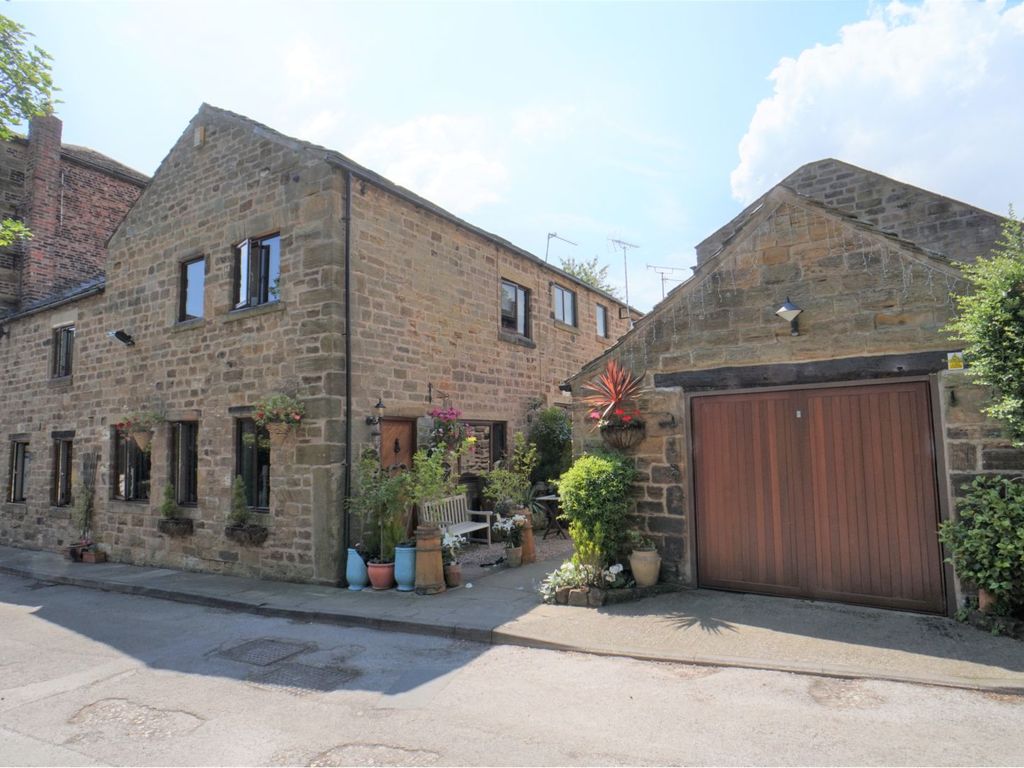 3 bed barn conversion for sale in The Courtyard, Woolley, Wakefield WF4