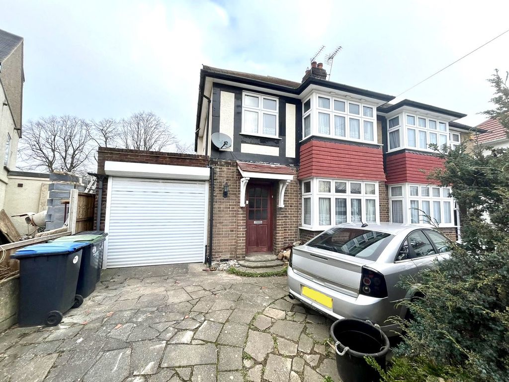 3 bed semidetached house for sale in Meadway, Enfield EN3, £549,995