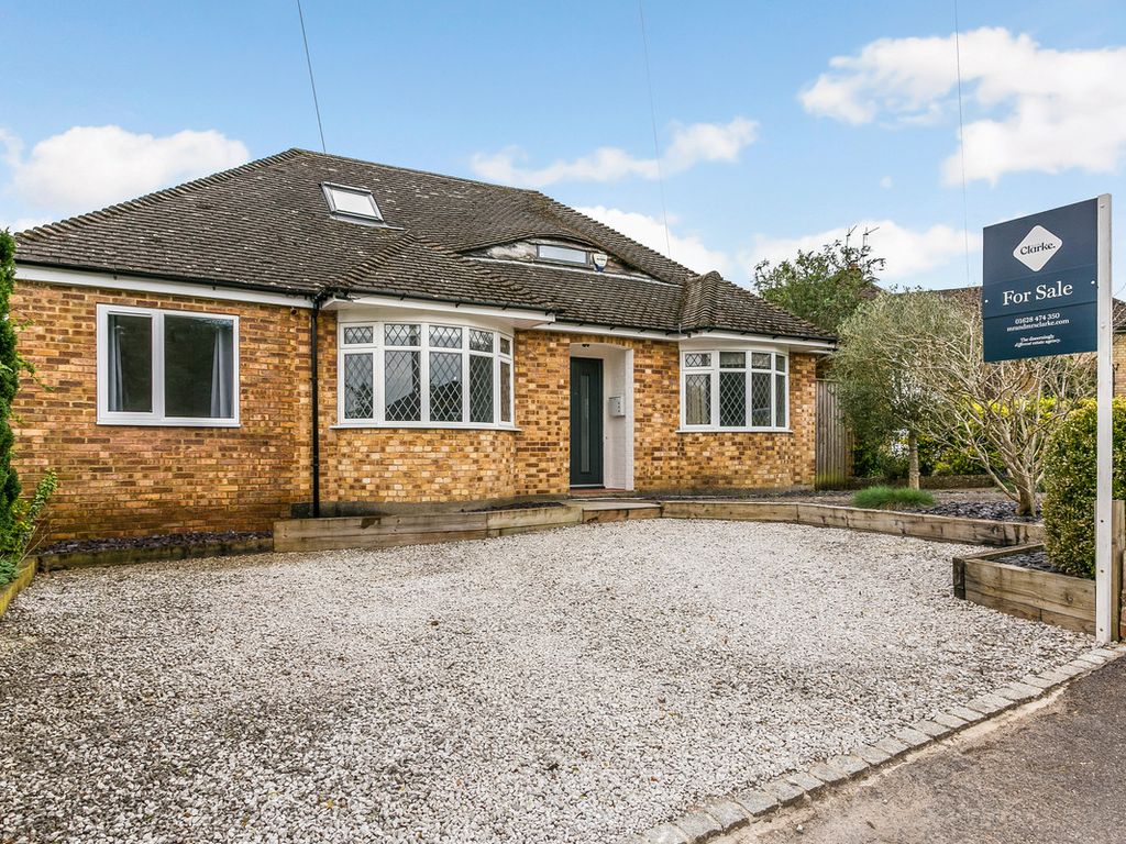 3 bed detached house for sale in Barnhill Road, Marlow SL7, £850,000