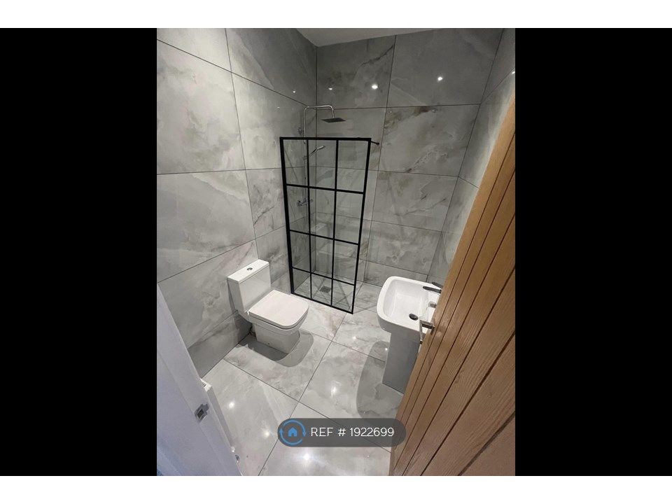 2 bed terraced house to rent in Essex Street, Colne BB8, £625 pcm Zoopla